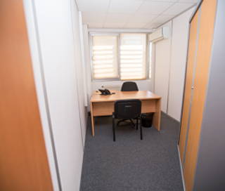 Bureau privé 8 m² 1 poste Coworking Avenue du Douard Aubagne 13400 - photo 4
